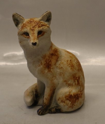 Royal Copenhagen Art Pottery 22751 RC Fox, sitting 15 x 10 cm, Gudrun Lauesen 
June 1982